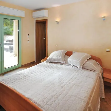 Holiday home Gorgeous In Raphael Saint-Raphael (Var)